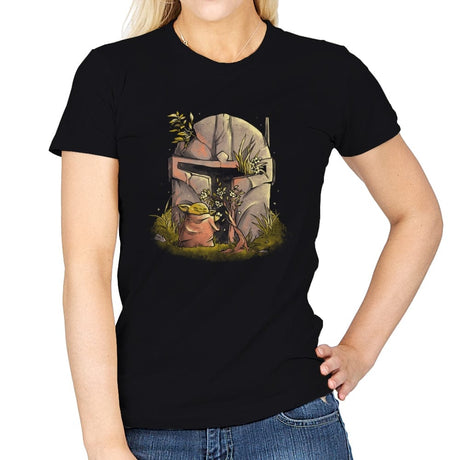 Hunter Helmet  - Womens T-Shirts RIPT Apparel Small / Black