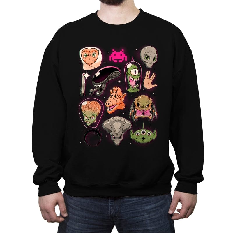 We Love Aliens  - Crew Neck Sweatshirt