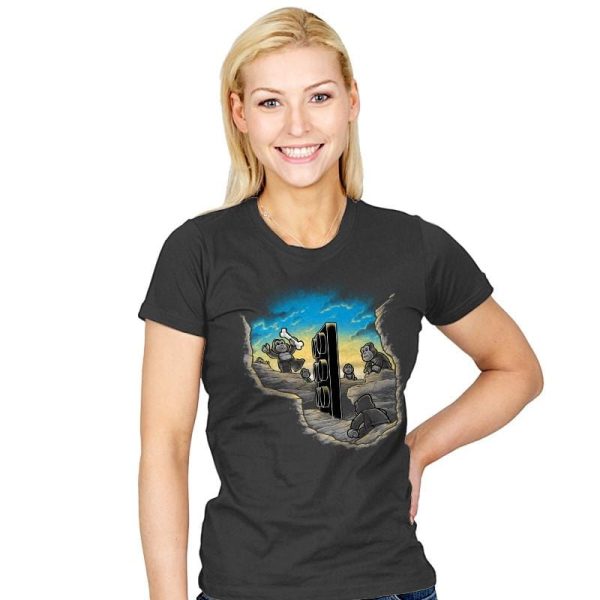 2001 Bricks Exclusive - Womens T-Shirts RIPT Apparel Small / Charcoal