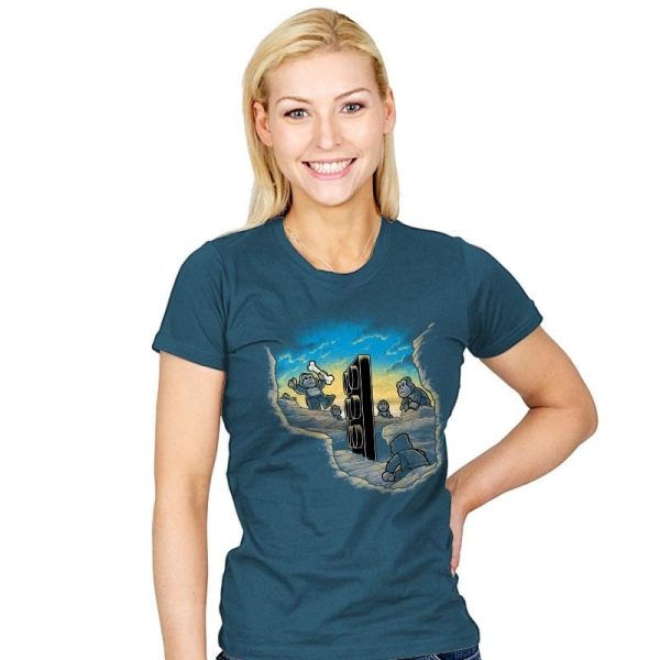 2001 Bricks Exclusive - Womens T-Shirts RIPT Apparel Small / Indigo